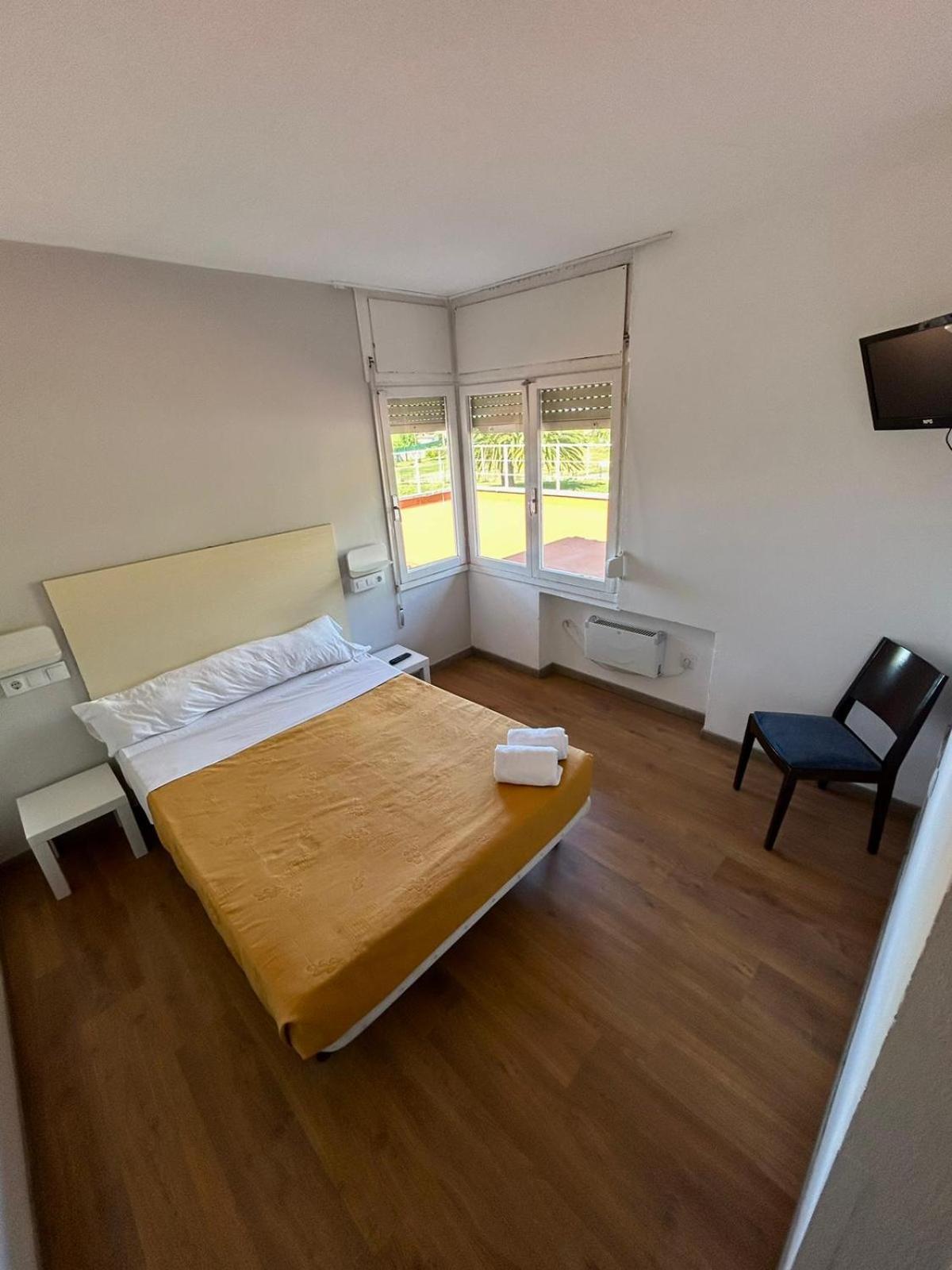 Las Palmeras Hotel Хихон Екстериор снимка