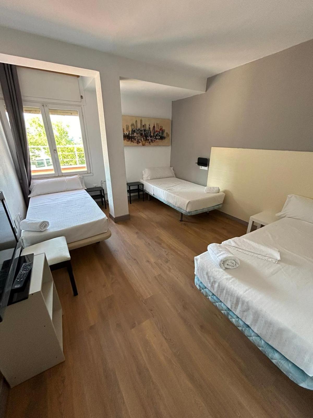 Las Palmeras Hotel Хихон Екстериор снимка